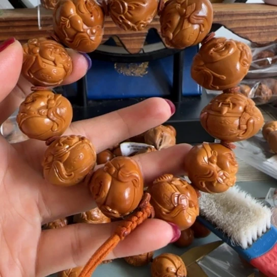 李***F手串橄榄核橄榄雕雕刻工艺品