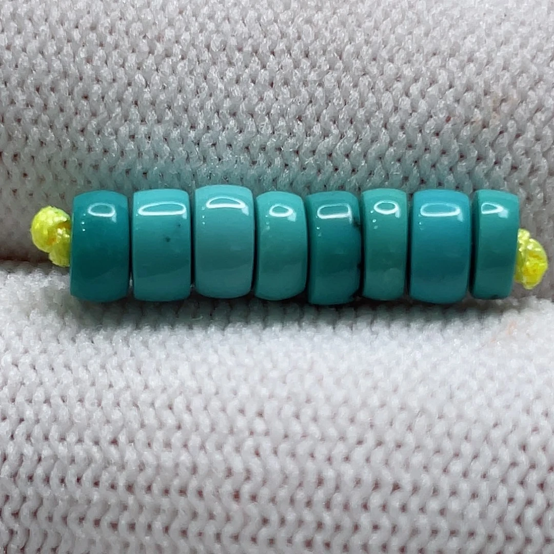 绿松石颈饰未镶嵌