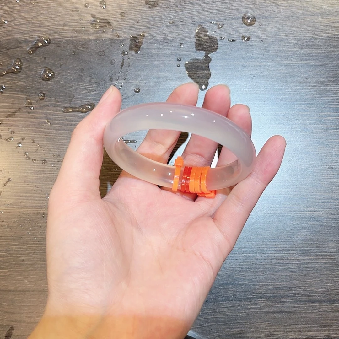 大***n玛瑙/玉髓未镶嵌手镯