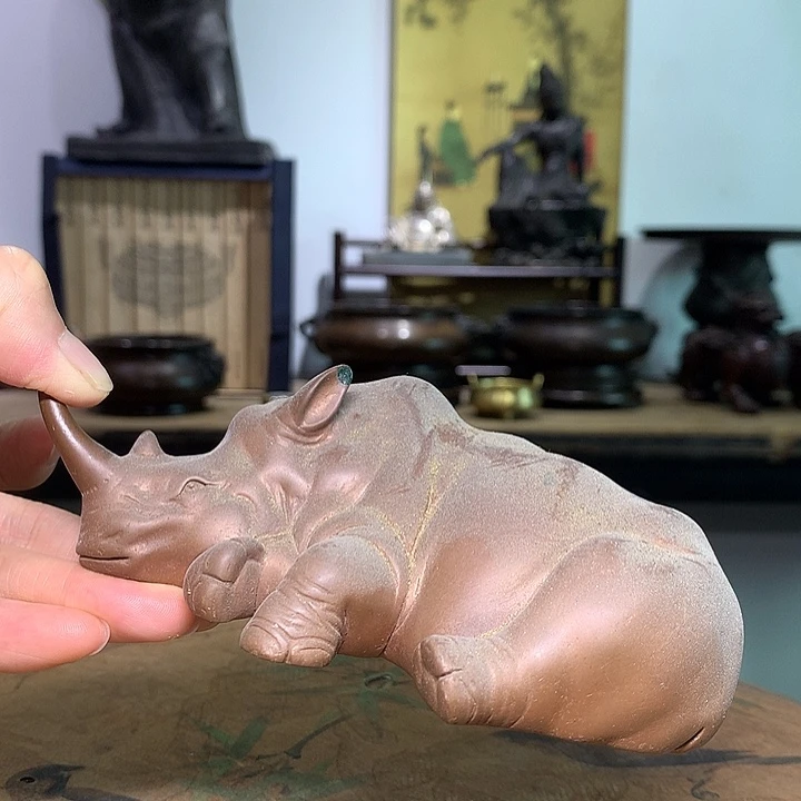 铜长***者犀牛茶宠 摆件