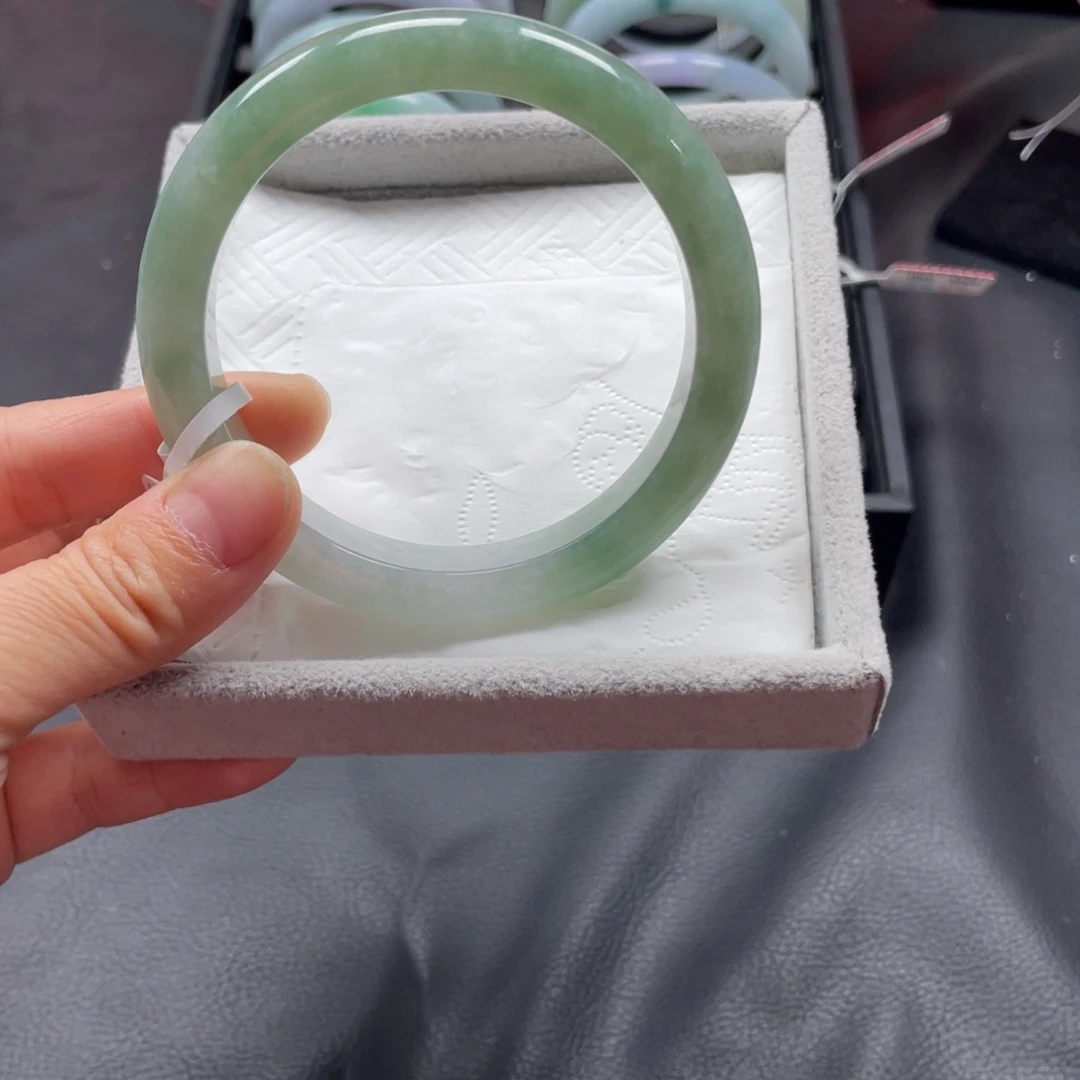 翡翠未镶嵌手镯手镯