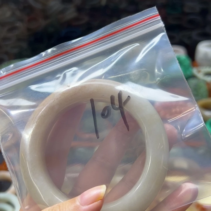 未镶嵌手镯石英质玉104