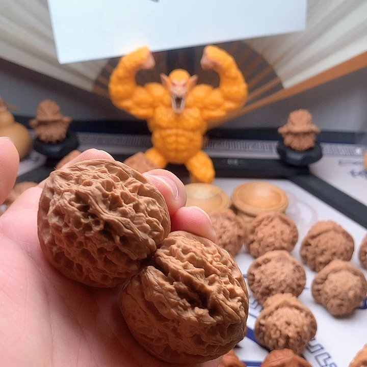 熟***谙桃核吊坠山地果野牛