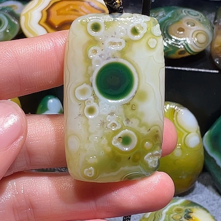 玛瑙/玉髓未镶嵌珠宝奇石