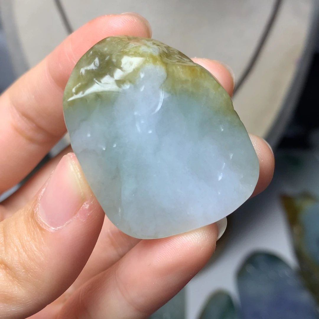 翡翠颈饰未镶嵌吊坠