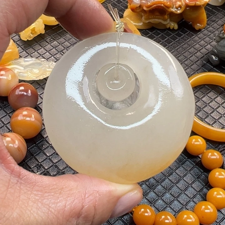 石英质玉（黄龙玉）颈饰未镶嵌