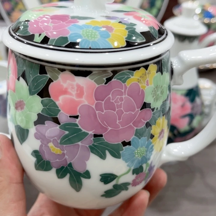 碟釉下五彩瓷的制作工艺