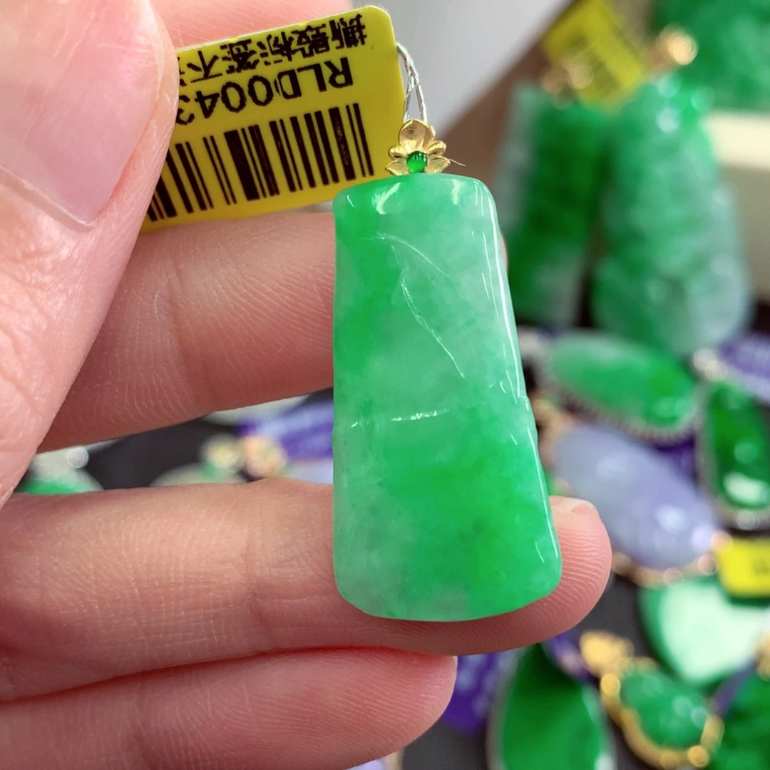 吊坠(不含链)18K金镶嵌翡翠