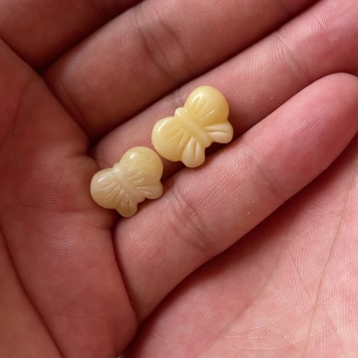 如***意未镶嵌琥珀珠宝奇石