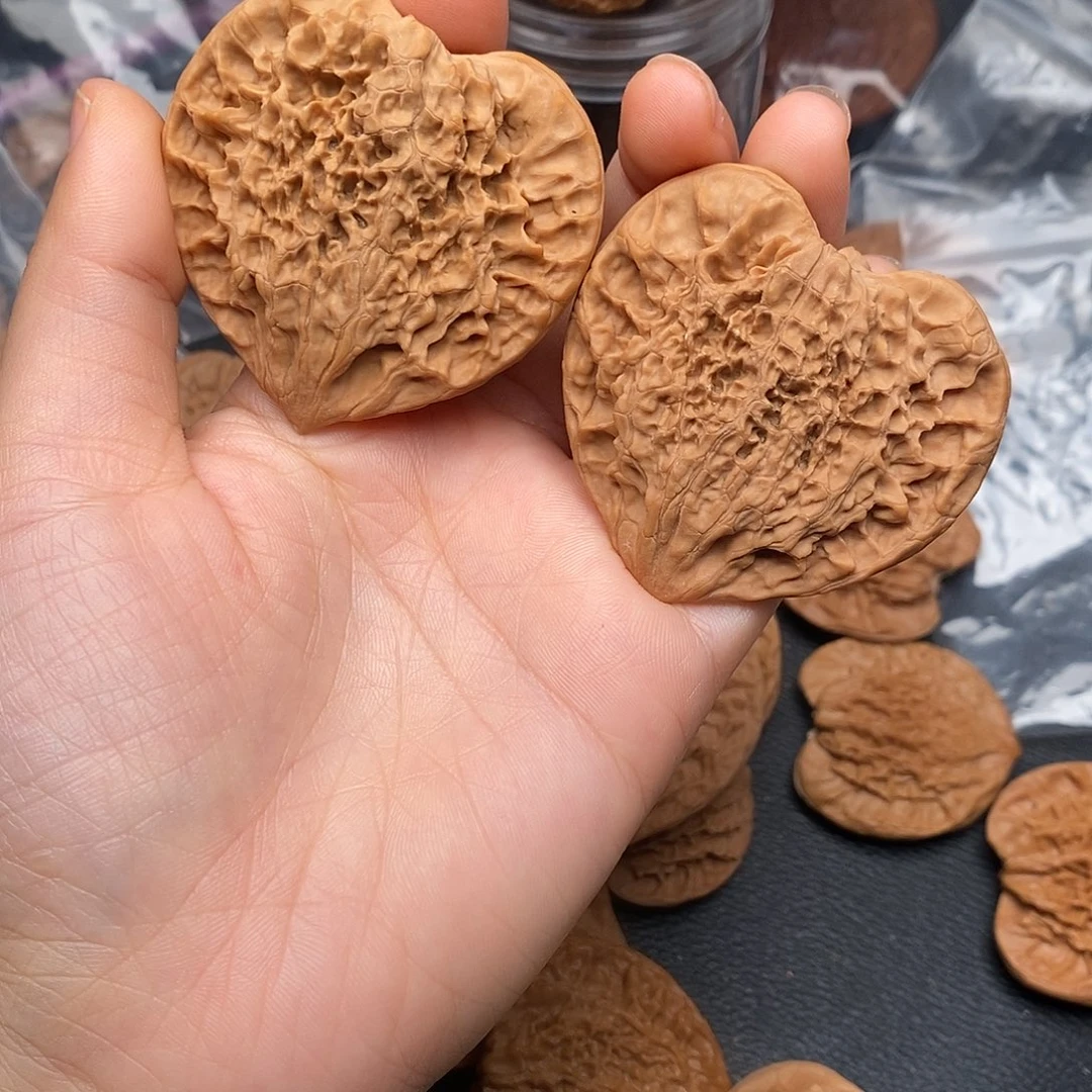 风***暴吊坠文玩核桃桃心2个