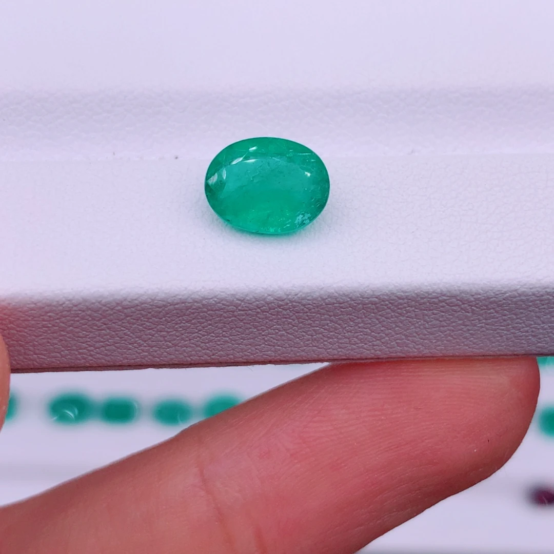 裸石未镶嵌祖母绿