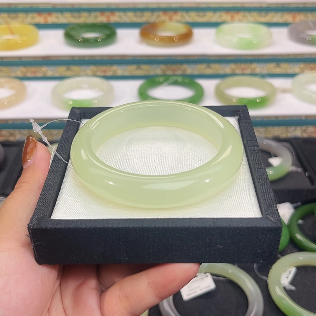 和田玉未镶嵌手镯-玻璃底晴翠手镯