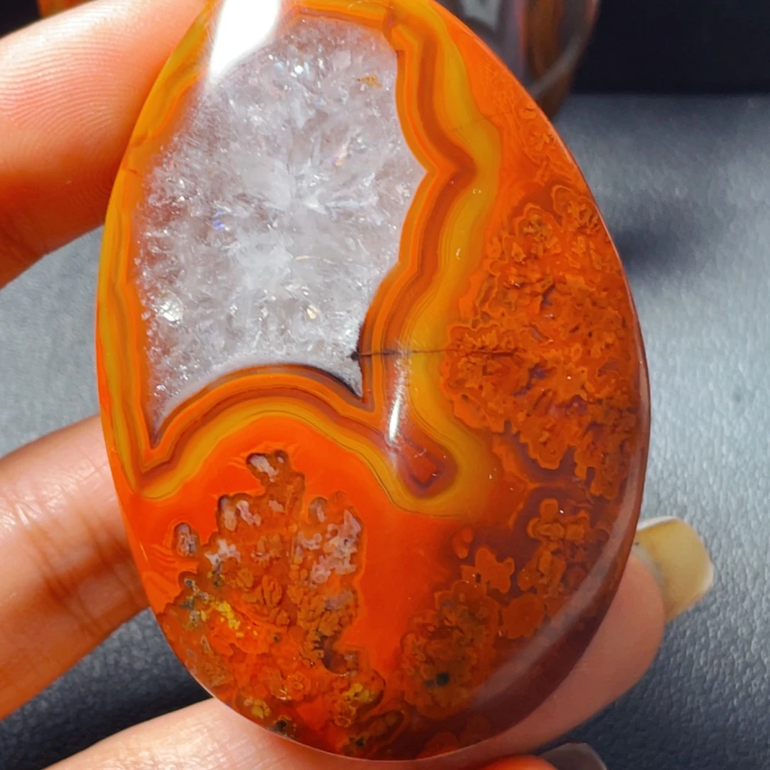 未镶嵌颈饰玛瑙/玉髓逆*