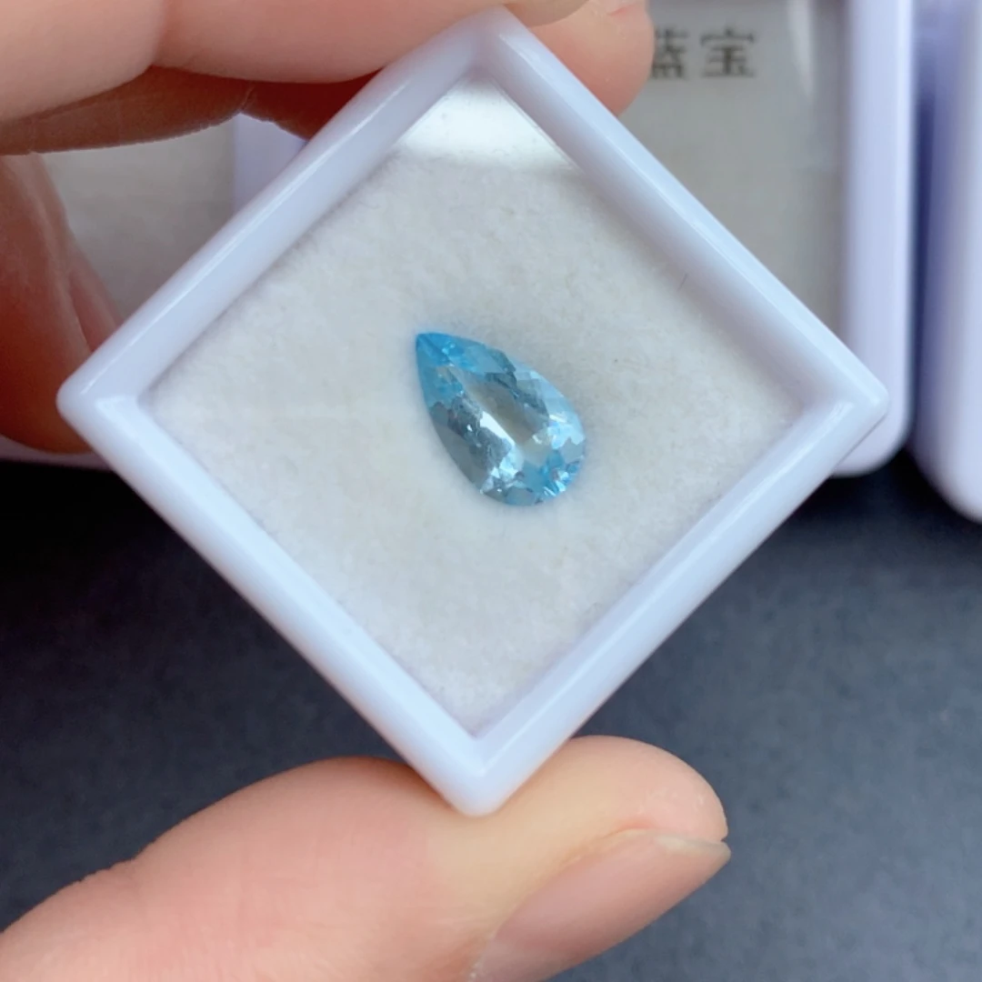 海蓝宝石笔搁未镶嵌1.37克拉裸石