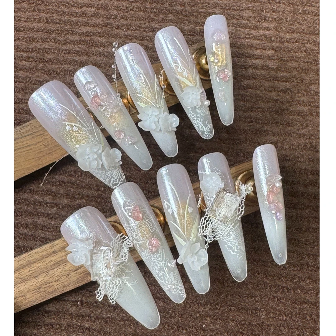 【月映铃兰】仙仙月光粉铃兰花显白纯手工雕花穿戴甲2025年秋冬新款