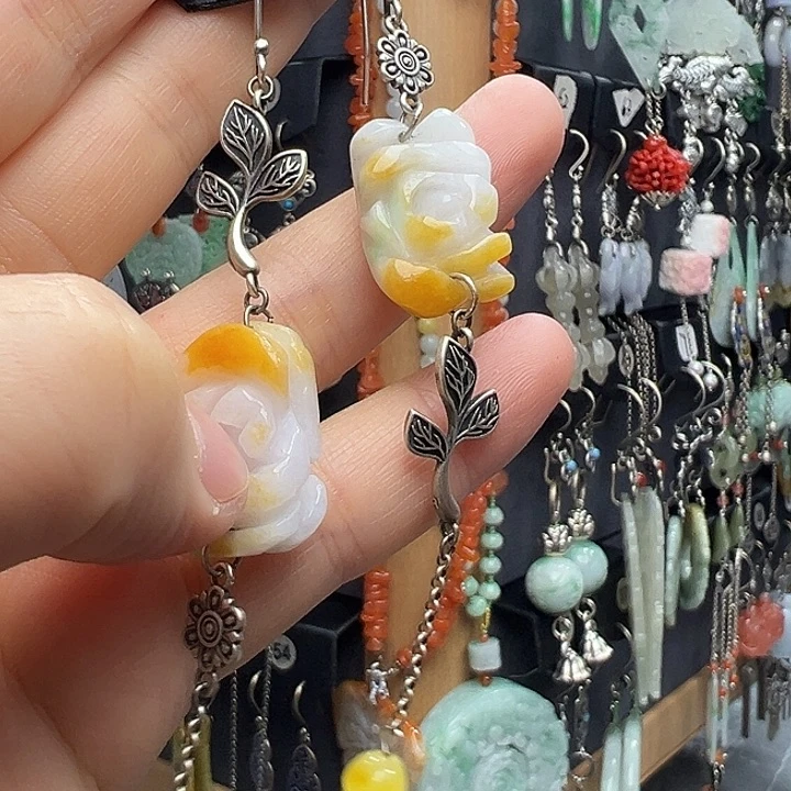 梅***歌翡翠银S925镶嵌耳饰