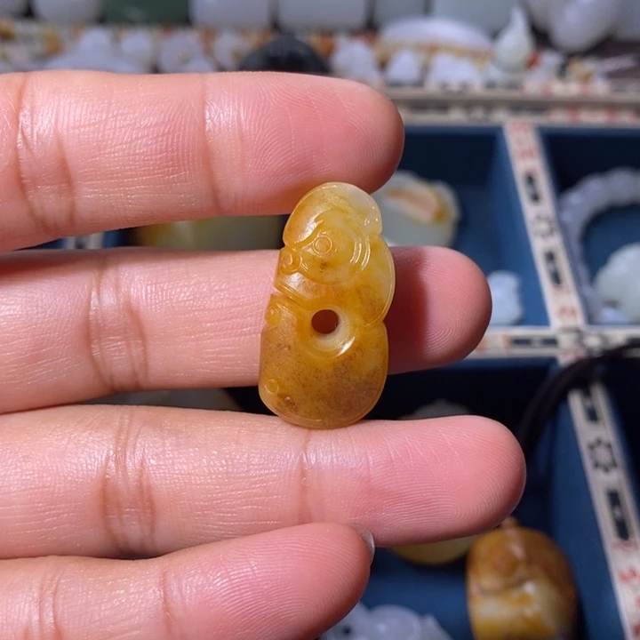 ****颈饰未镶嵌和田玉
