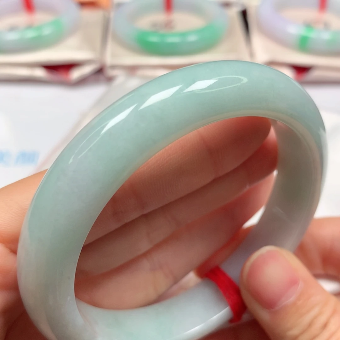 翡翠未镶嵌手镯细腻果绿底色5960