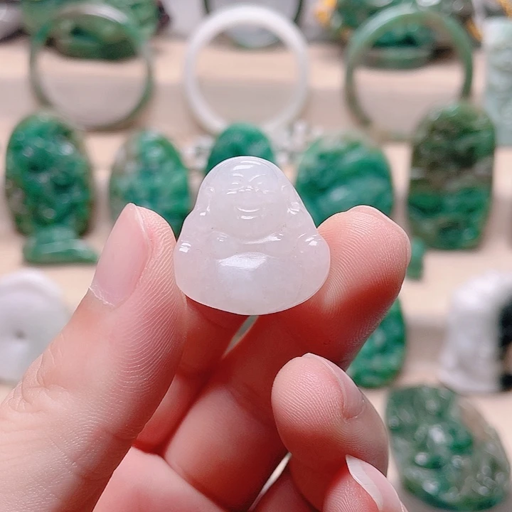 独山玉未镶嵌颈饰