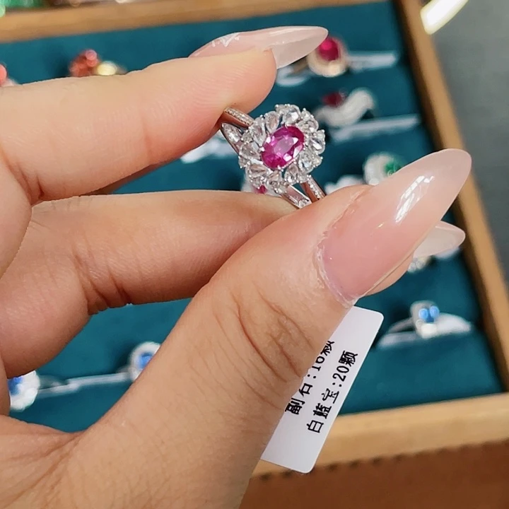 戒指红宝石18K金镶嵌