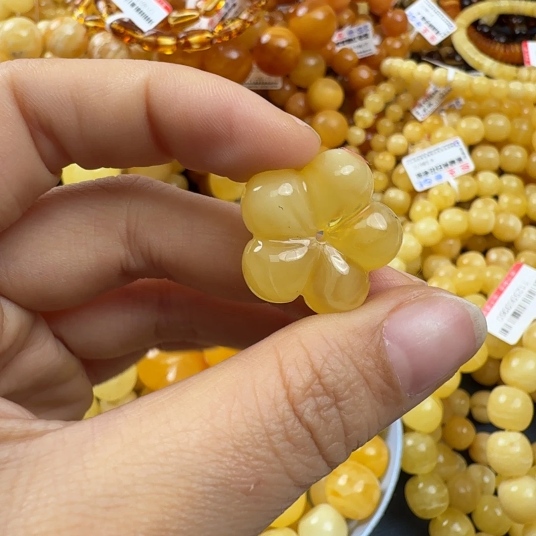 琥珀未镶嵌珠宝奇石