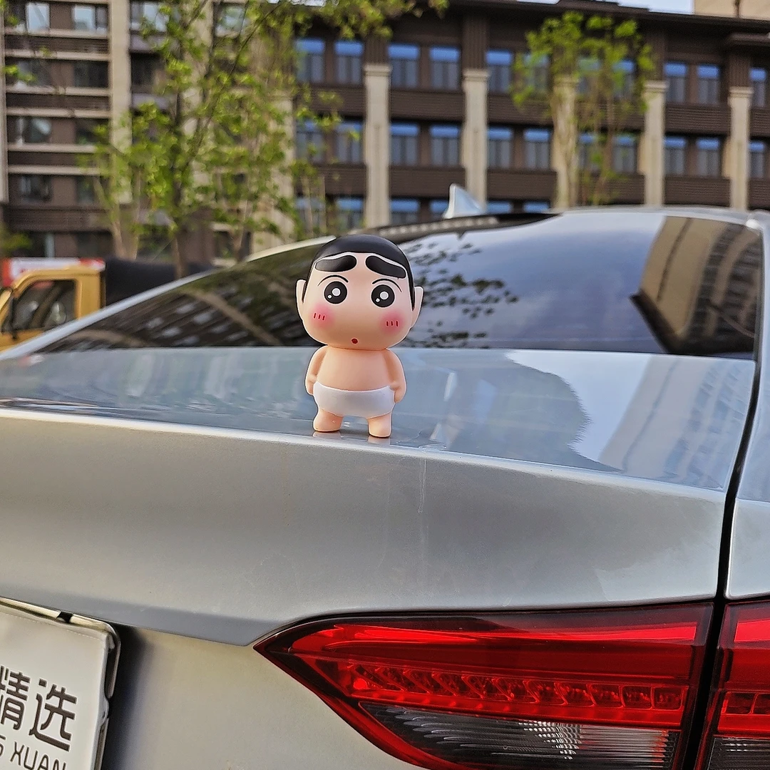 可爱委屈小新汽车装饰摆件创意车尾装饰个性车尾装饰品