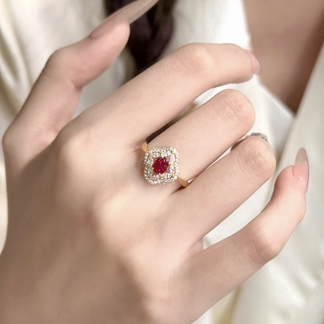 BG珠宝-A117-天然红宝石戒指-S925银镶嵌四叶草开口-4*5MM-0.5CT
