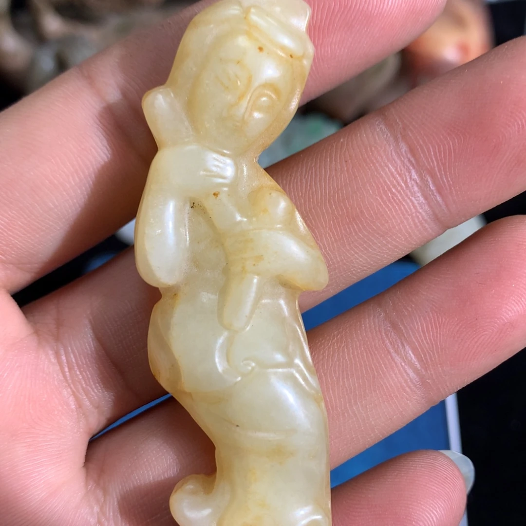 透闪石质玉未镶嵌颈饰