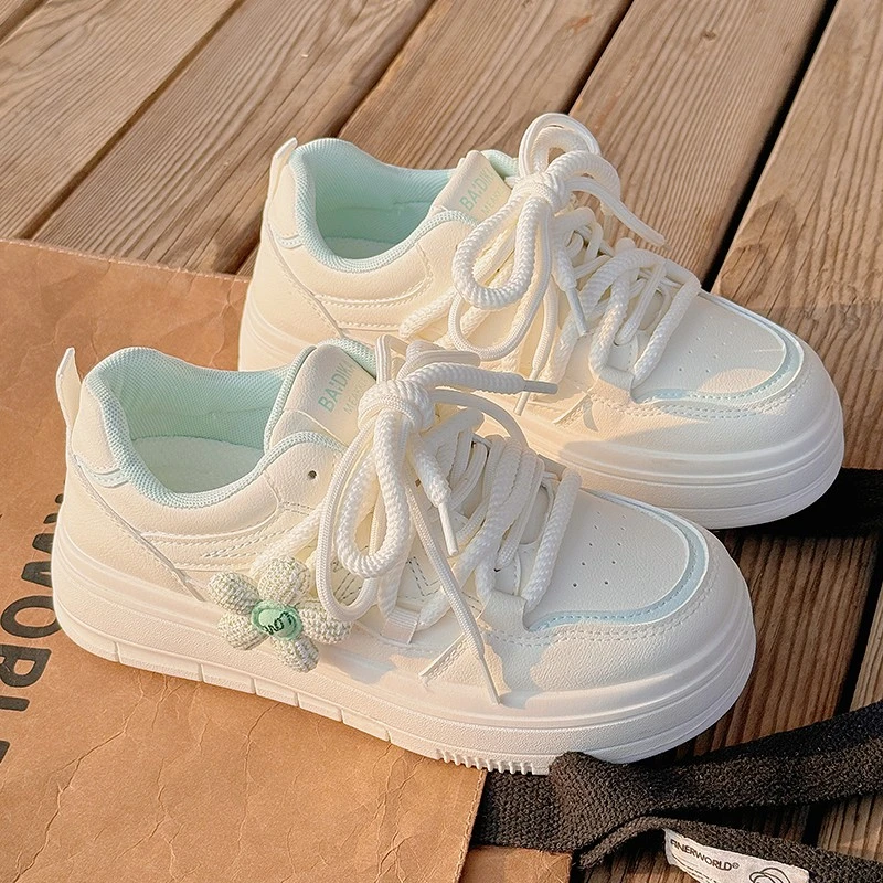 通勤不累脚小白鞋女2025秋季新款小众韩版防滑百搭时尚厚底板鞋女