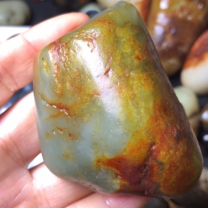 和田玉未镶嵌珠宝奇石