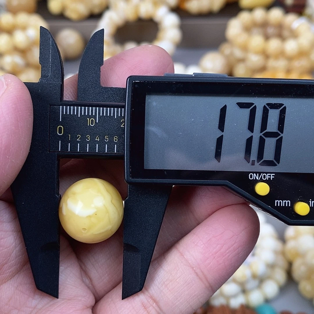 蜜蜡未镶嵌珠宝奇石3.2g轻微花粉