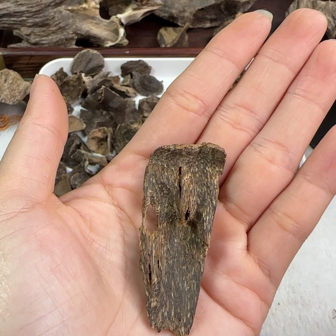 沉香沉香碎屑香港老料2 g