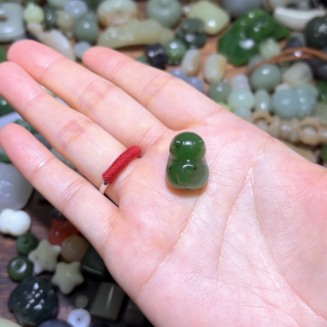 筱****和田玉未镶嵌珠宝半成品