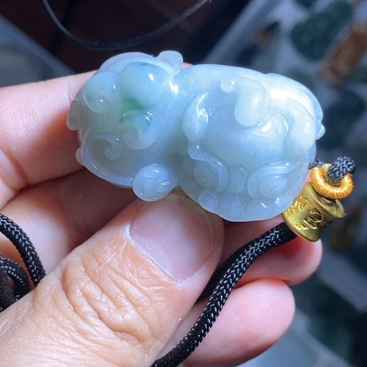 翡翠吊坠(赠链)未镶嵌