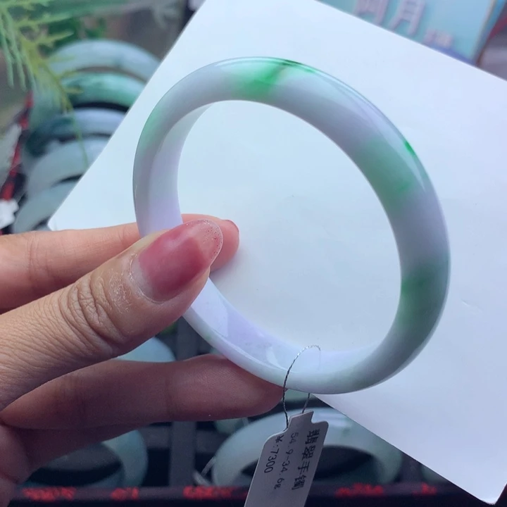 翡翠手镯未镶嵌天然翡翠手镯