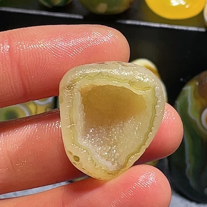 玛瑙/玉髓未镶嵌珠宝奇石