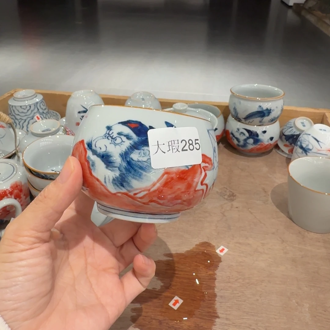 釉下手绘茶具微瑕