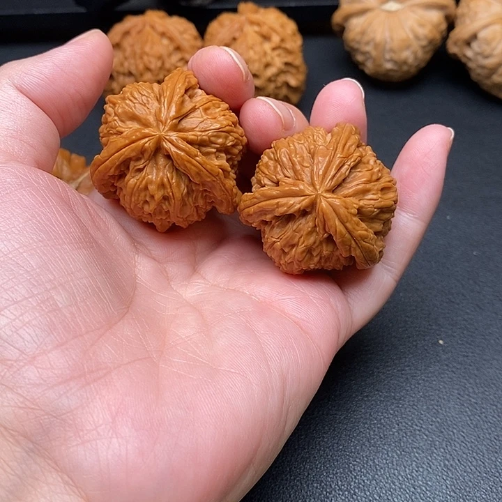 畅***上文玩核桃把件白奔