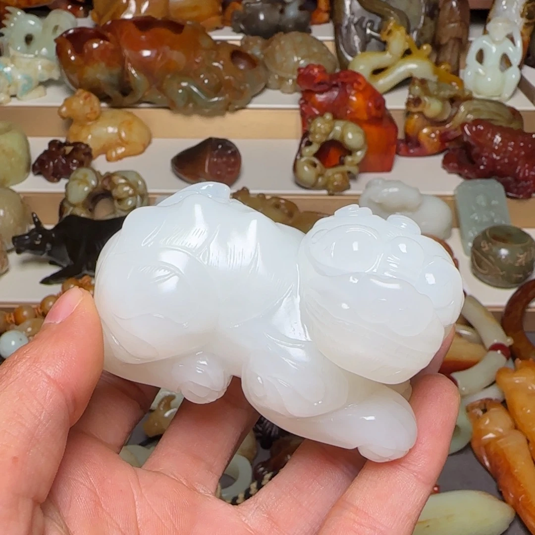 用***5和田玉未镶嵌颈饰