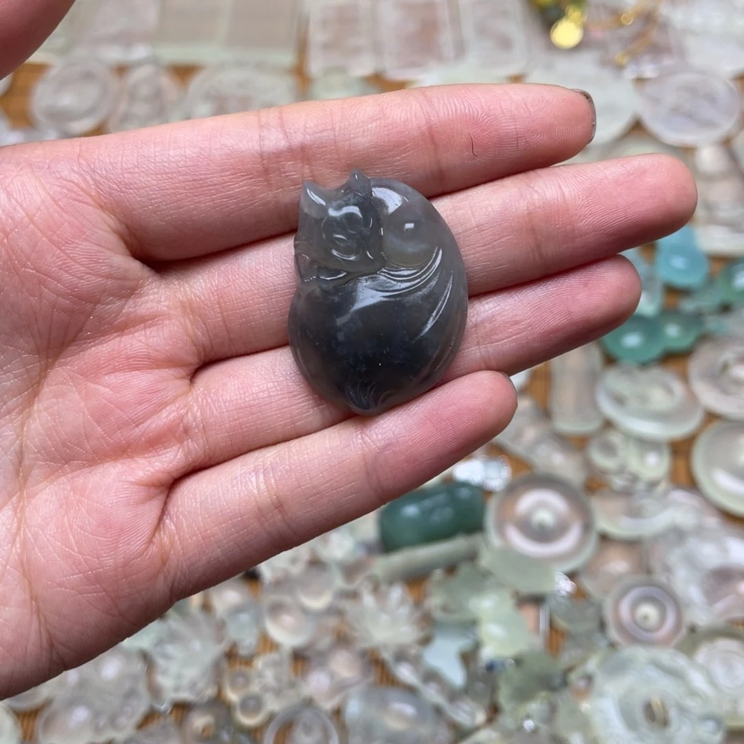 未镶嵌蛇纹石玉颈饰