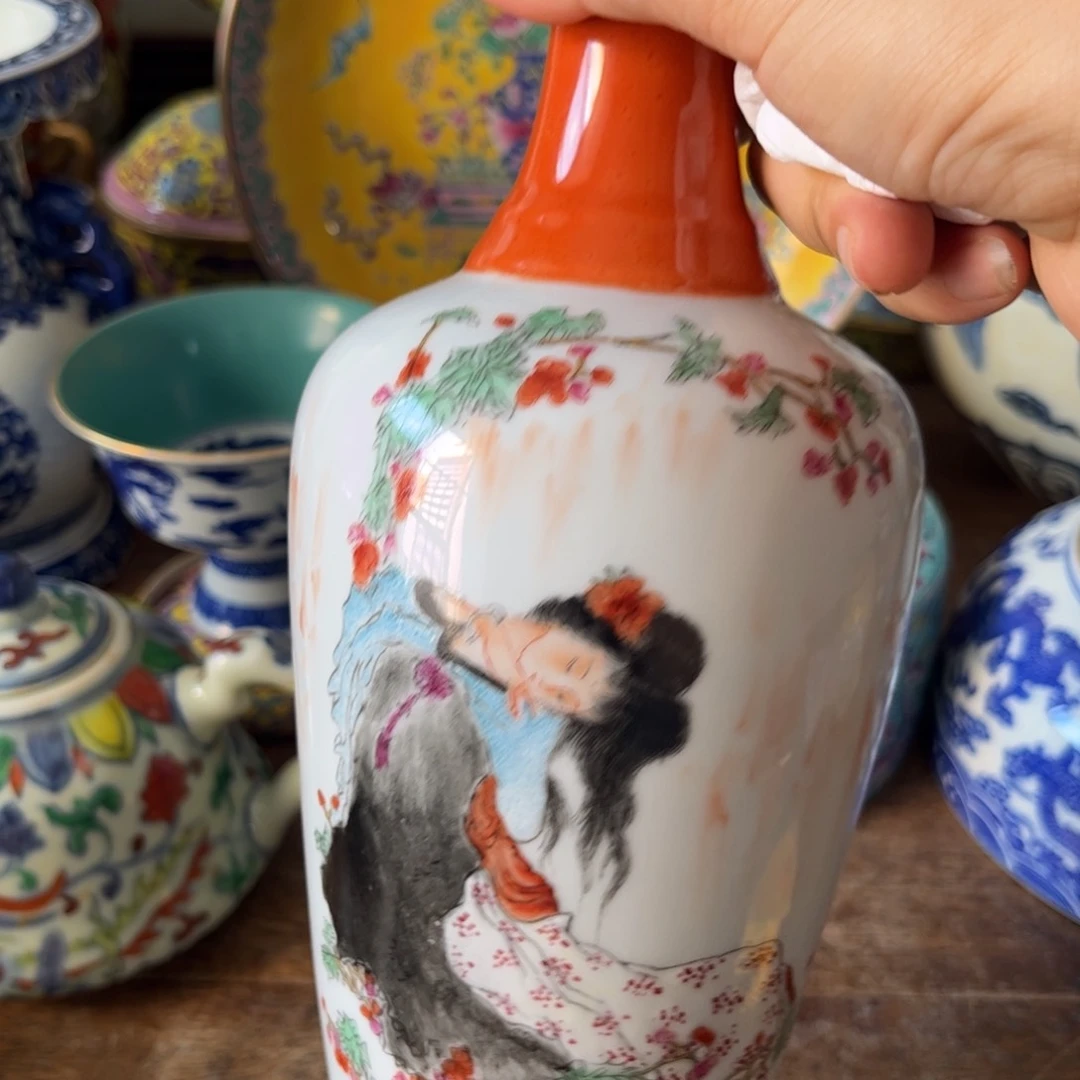 杯子人物绘片花瓶摆件