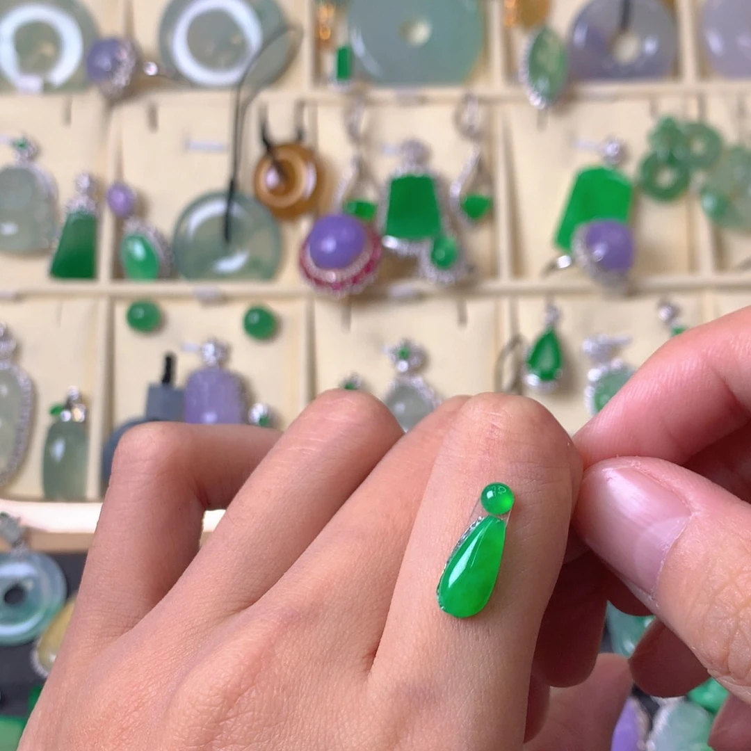 翡翠未镶嵌吊坠(不含链)裸石