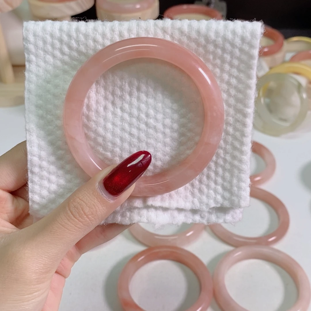 危***乖石英质玉未镶嵌手镯