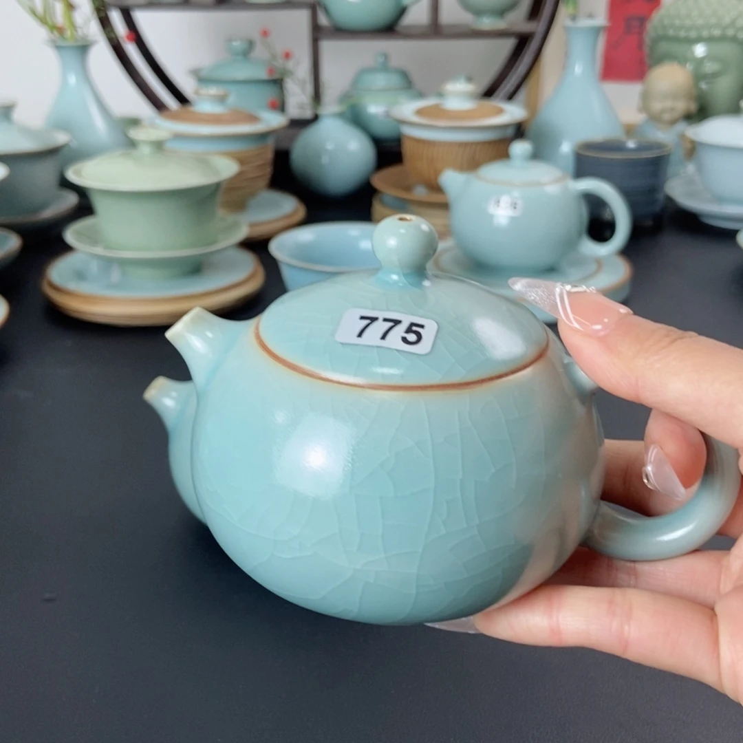 云*微瑕仿古釉775号西施壶