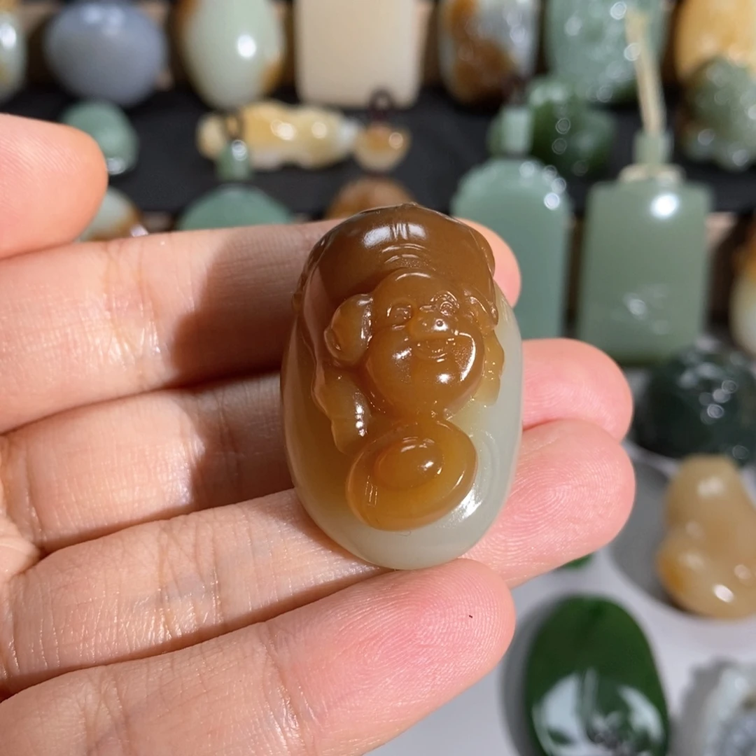 K***G颈饰未镶嵌和田玉
