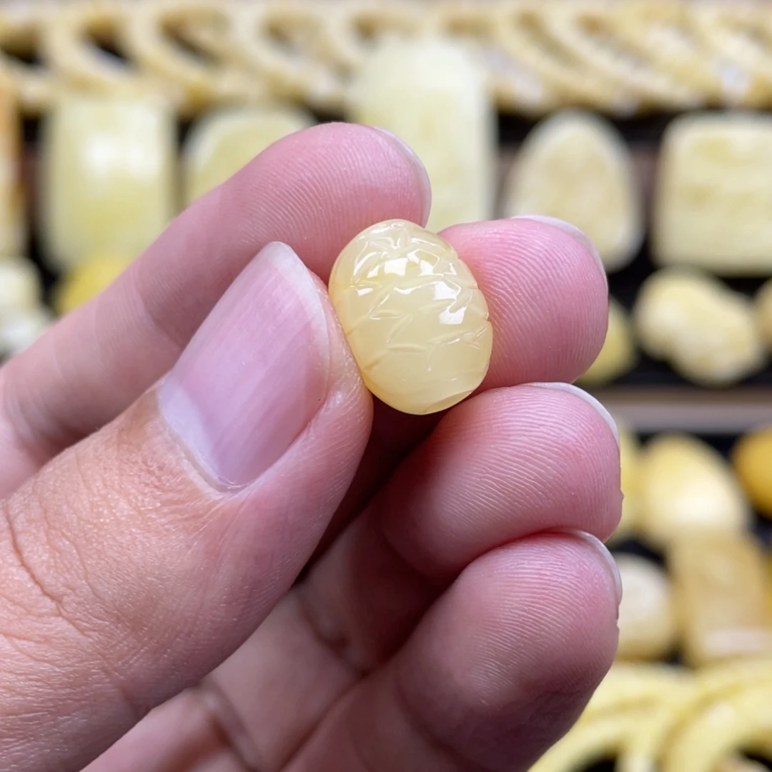 琥珀未镶嵌裸石琥珀蜜蜡