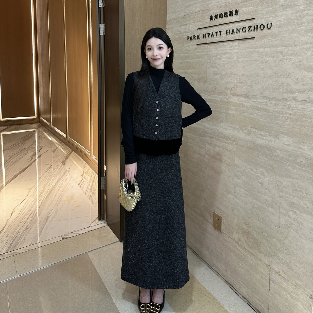 【猫七七】2025秋季新款韩版简约百搭拼接修身半身裙套装Q53TZM9073