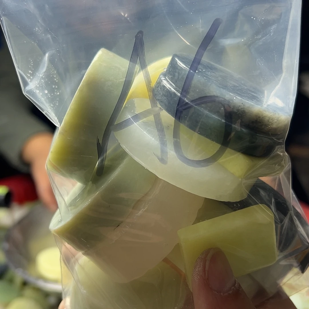 记***码蛇纹石玉未镶嵌鱼缸石 盆景石