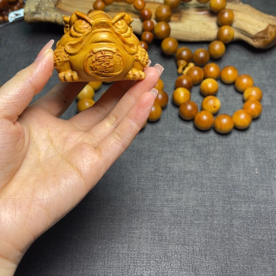 柏木（崖柏）太行黑油手把件