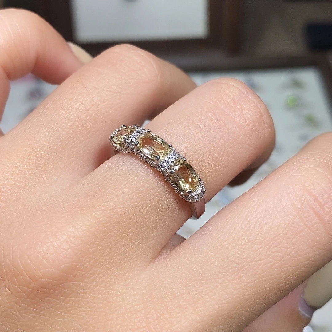 玘***夭银S925镶嵌戒指水晶